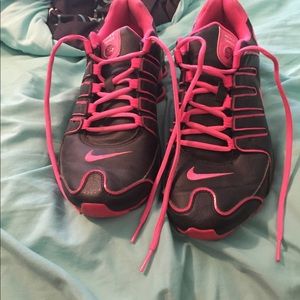 Women’s Nike shox